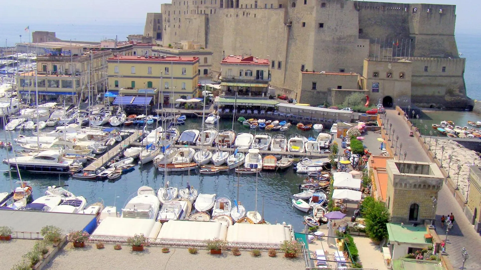 Appartamento Residenza Plebliscito Napoli 0*,  Italia