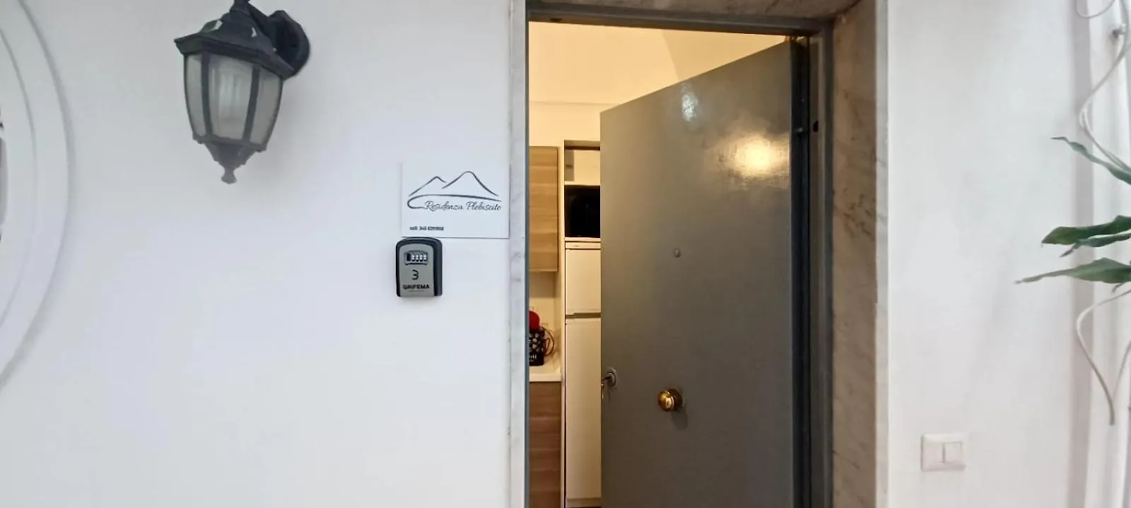 Appartamento Residenza Plebliscito Napoli 0*,  Italia