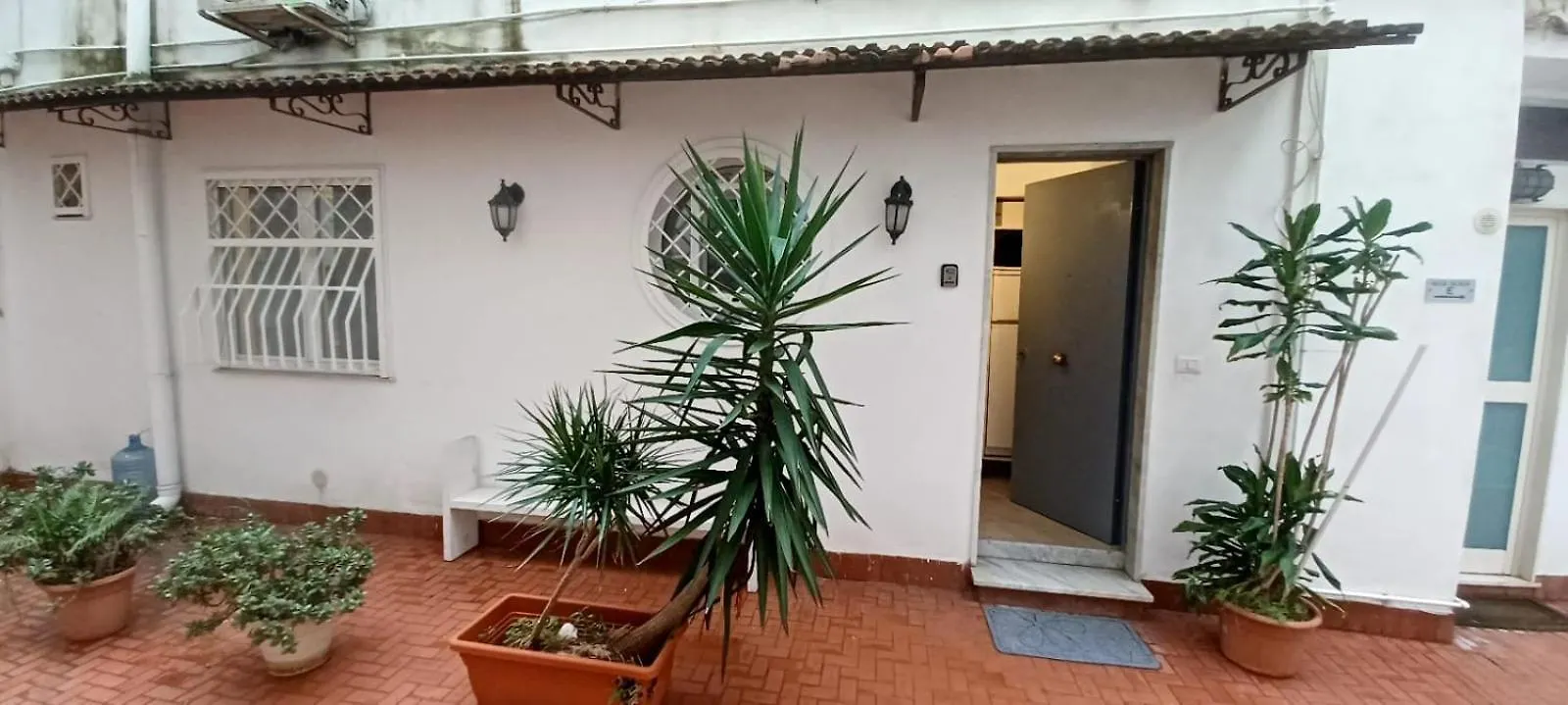 Residenza Plebliscito Apartment Naples Italy